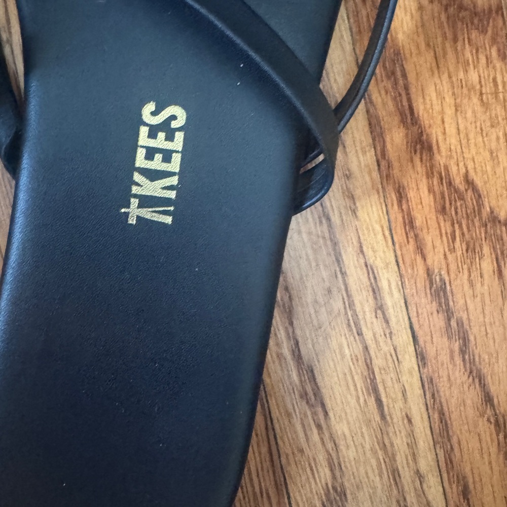 TKEES Elegant Black Sandals - Picture 5 of 7